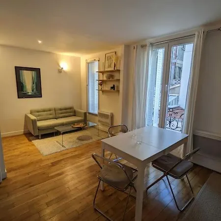 아파트 La Campagne A Deux Pieces 42m2 파리