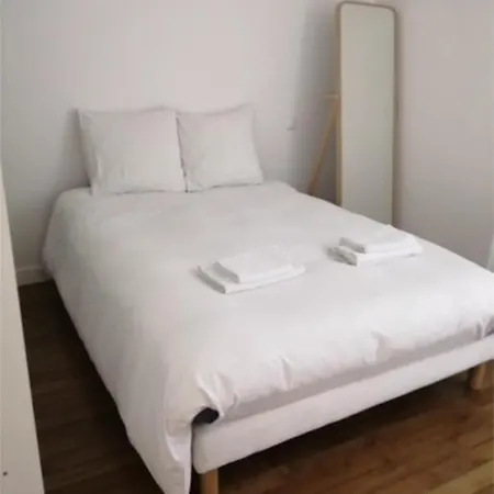아파트 La Campagne A Deux Pieces 42m2 파리